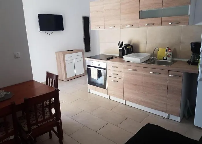 With Parking Space - Torovi - - Pedinka, - 22373 Apartment