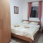 With Parking Space - Torovi - - Pedinka, - 22373