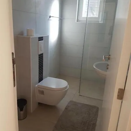 With A Parking Space - Torovi - - Pedinka, - 22373 Apartment Vir