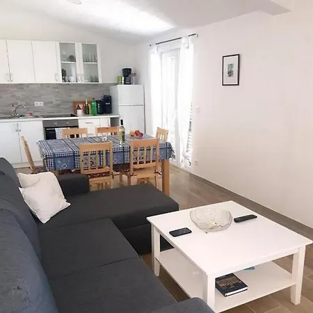 Apartment With A Parking Space - Torovi - - Pedinka, - 22373 Vir