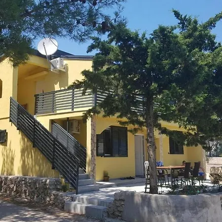 With Parking Space - Torovi - - Pedinka, - 22373 Apartman *