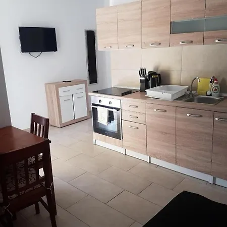 With A Parking Space - Torovi - - Pedinka, - 22373 Apartment