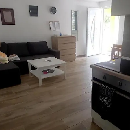 With Parking Space - Torovi - - Pedinka, - 22373 Apartamento Vir