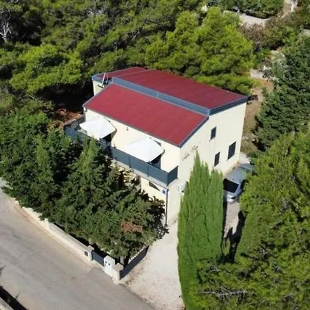 With A Parking Space - Torovi - - Pedinka, - 22373 *