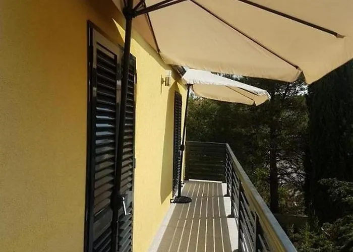 With Parking Space - Torovi - - Pedinka, - 22373 *