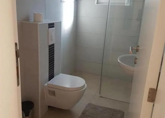 With Parking Space - Torovi - - Pedinka, - 22373 Apartman Vir