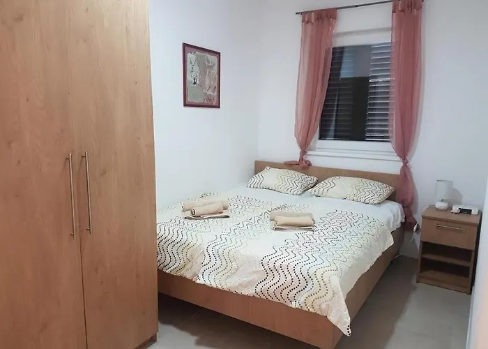 With Parking Space - Torovi - - Pedinka, - 22373