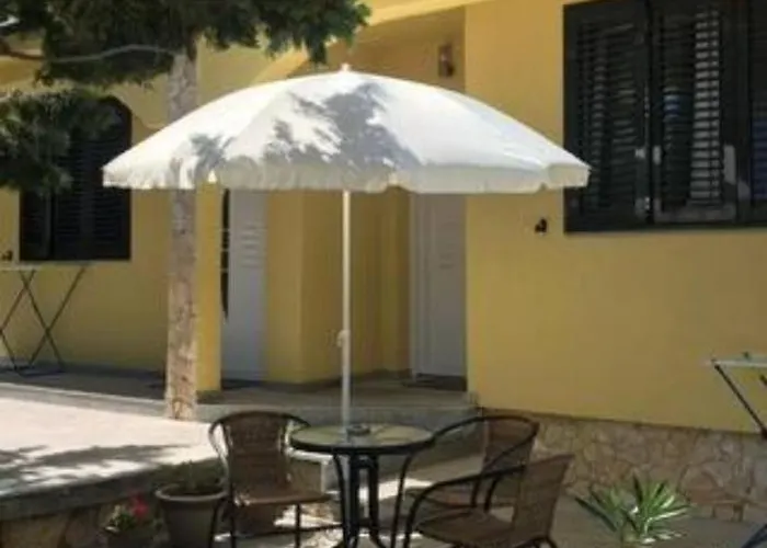 With Parking Space - Torovi - - Pedinka, - 22373 Apartman Vir